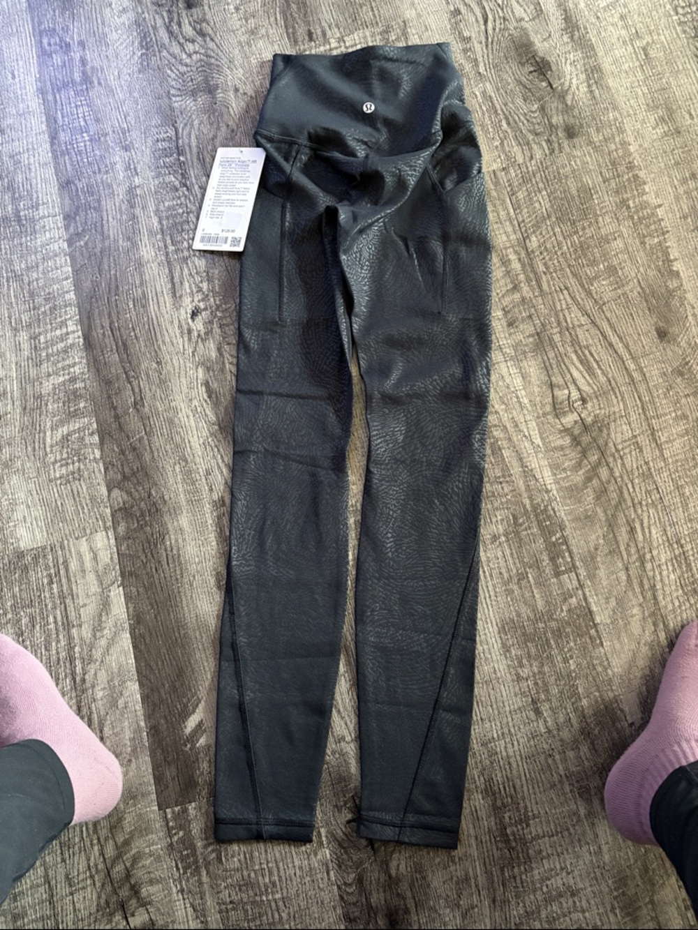 NWT Lululemon Size 0 Black Shine Align HR 28” W/Pockets